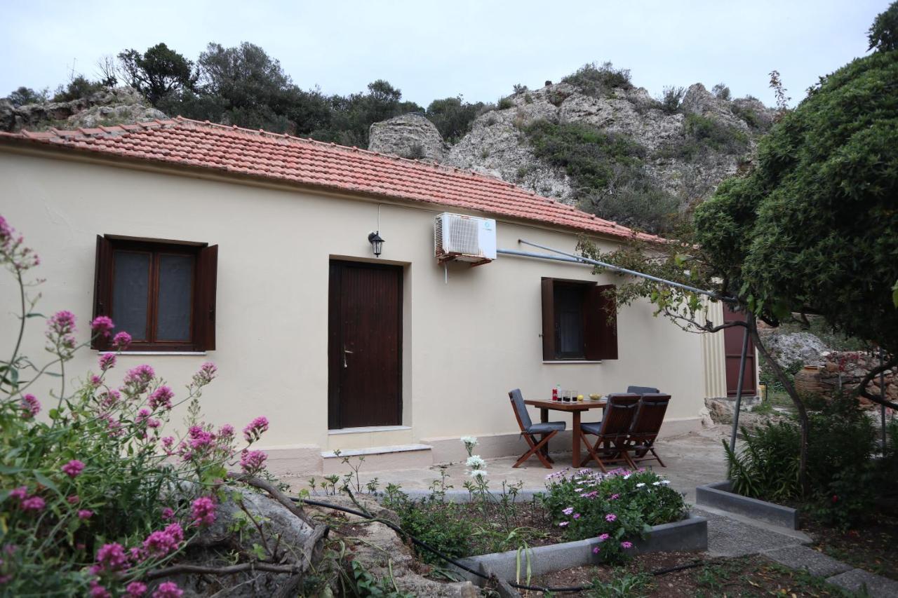 Апартаменты House Of Monachogios, Agios Fokas, Monemvassia Монемвазия Экстерьер фото